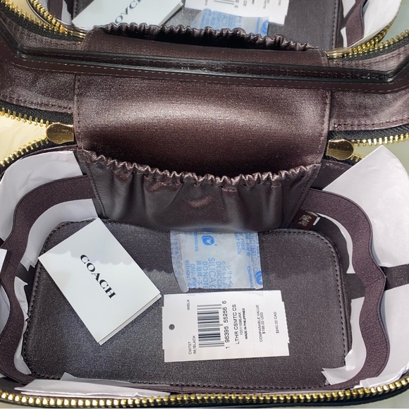 Coach 🖤 Cosmetic Case New - Picture 11 of 14